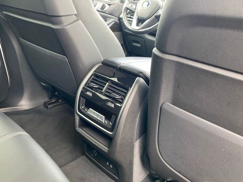 Used 2025 BMW X5 xDrive50e AWD/4WD image 23