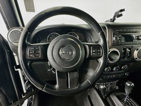 Used 2015 Jeep Wrangler Unlimited Sahara w/ Max Tow Package AWD/4WD image 14