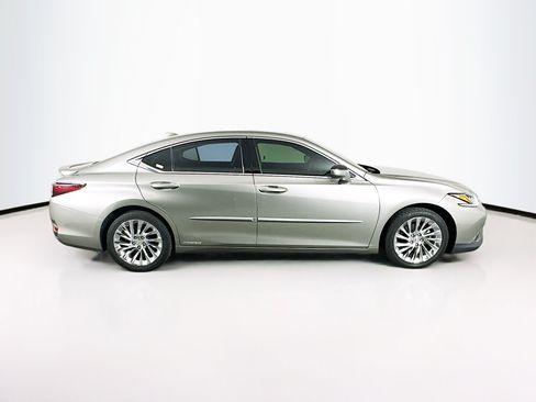 Used 2019 Lexus ES 300h w/ Accessory Package 2 FWD image 10
