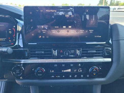 New 2026 Nissan Pathfinder SL AWD/4WD image 10