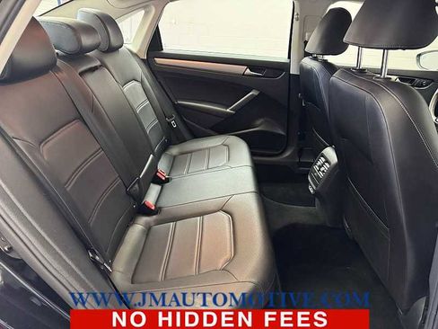Used 2022 Volkswagen Passat 2.0T SE FWD image 27