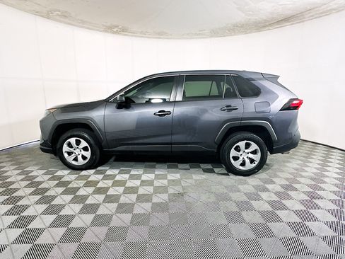 Used 2022 Toyota RAV4 LE image 6