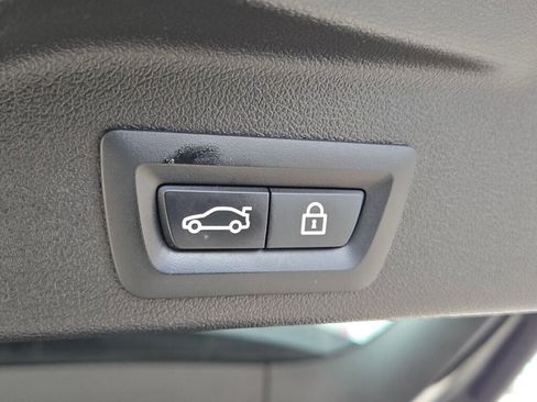 Used 2021 BMW X5 M50i w/ Executive Package image 16