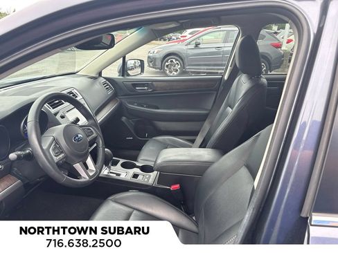 Used 2017 Subaru Outback 2.5i Limited AWD/4WD image 6
