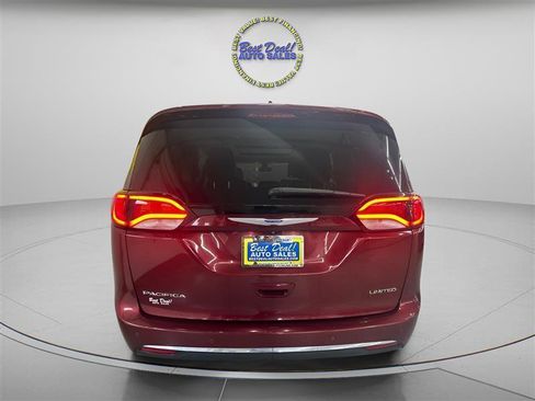 Used 2019 Chrysler Pacifica Limited FWD image 4