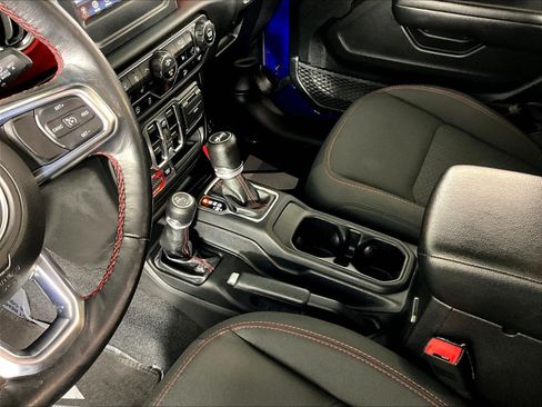 Used 2019 Jeep Wrangler Unlimited Rubicon w/ Cold Weather Group AWD/4WD image 18
