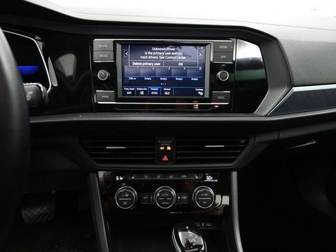 Used 2024 Volkswagen Jetta SE FWD image 14
