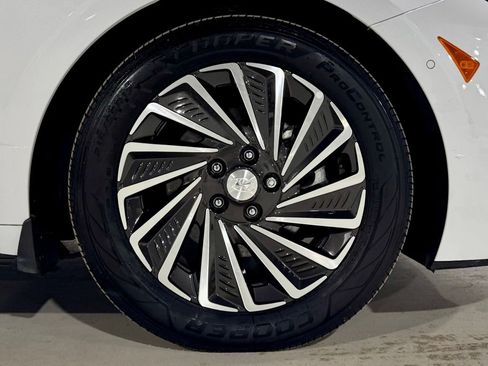 Used 2023 Hyundai Sonata Limited image 35