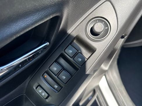 Used 2018 Chevrolet Trax LS AWD/4WD image 13