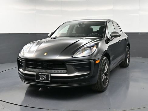 Certified 2023 Porsche Macan Turbo AWD/4WD image 6