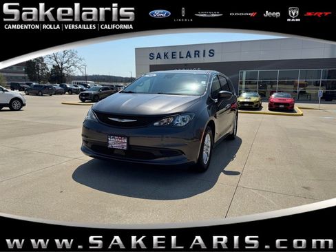 Used 2023 Chrysler Voyager LX FWD image 1