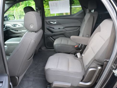 Used 2022 Chevrolet Traverse LT w/ LPO, Blackout Package AWD/4WD image 22