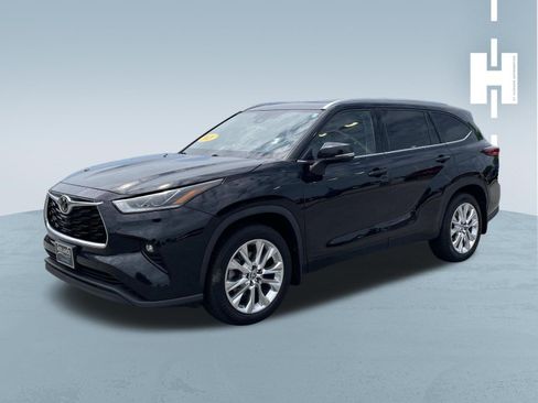 Used 2021 Toyota Highlander Limited AWD/4WD image 3