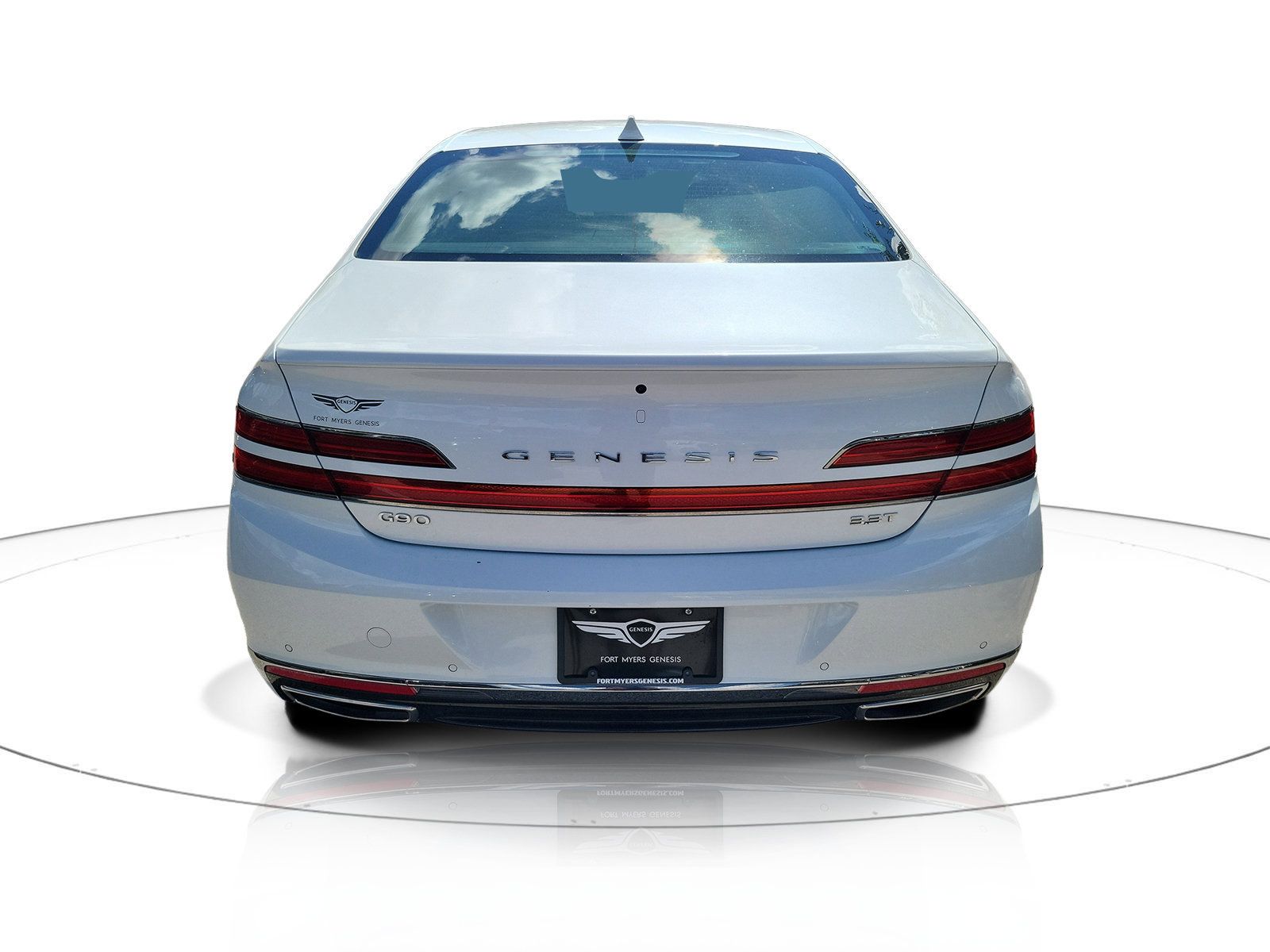 Used 2020 Genesis G90 3.3T Premium RWD image 3