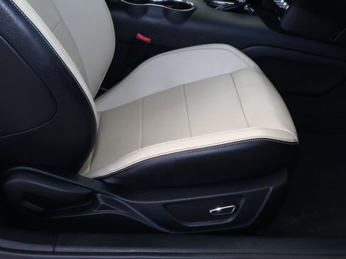 Used 2015 Ford Mustang Premium image 16
