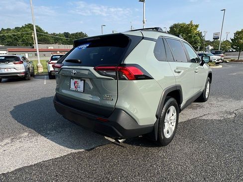 Used 2020 Toyota RAV4 XLE w/ Convenience Package AWD/4WD image 4