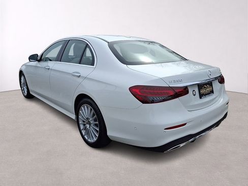 Used 2023 Mercedes-Benz E 350 4MATIC Sedan image 5