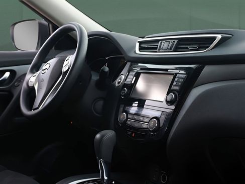 Used 2015 Nissan Rogue SV w/ SV Premium Package image 12