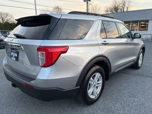 Used 2020 Ford Explorer XLT w/ Comfort Package AWD/4WD image 5