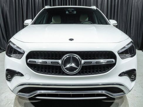 New 2025 Mercedes-Benz GLA 250 4MATIC image 2