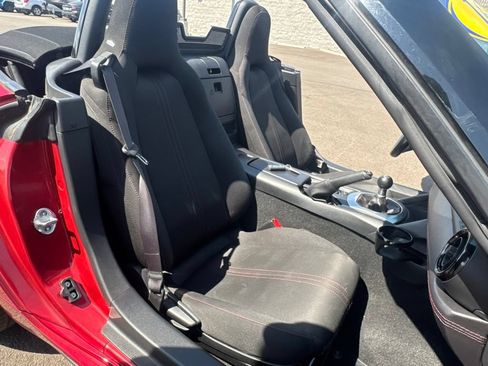 Used 2016 MAZDA MX-5 Miata Club RWD image 11