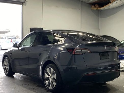Used 2023 Tesla Model Y Long Range image 2