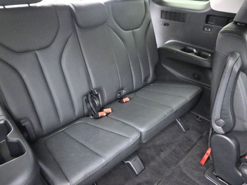Used 2022 Hyundai Palisade SEL w/ Premium Package FWD image 9