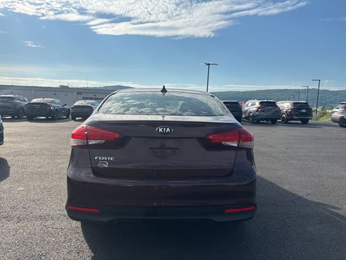 Used 2017 Kia Forte LX FWD image 4