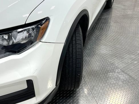 Used 2017 Nissan Rogue SV image 35