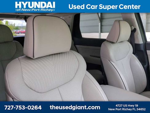 Certified 2024 Hyundai Palisade Calligraphy FWD image 6