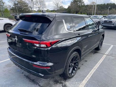 Used 2024 Mitsubishi Outlander SE Black Edition image 9