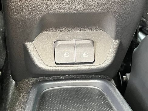 Used 2025 Nissan Leaf S FWD image 21