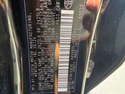 Used 2025 Toyota Camry SE FWD image 33