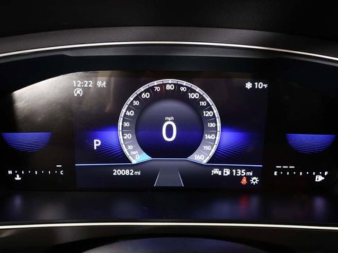 Used 2024 Volkswagen Tiguan S image 39