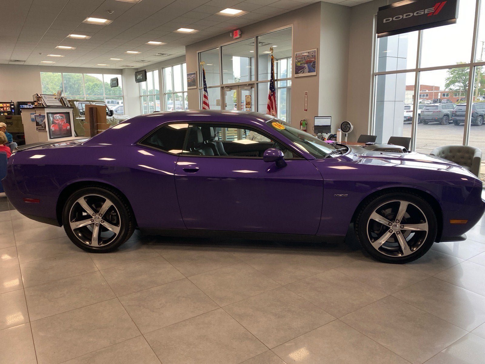 Used 2014 Dodge Challenger R/T RWD image 6