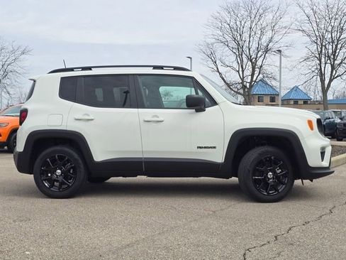 Used 2023 Jeep Renegade Latitude w/ Premium Group image 27