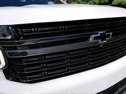 Used 2022 Chevrolet Suburban RST w/ Luxury Package image 31