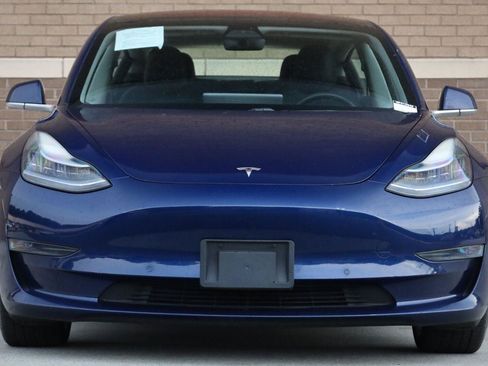 Used 2018 Tesla Model 3 Long Range RWD image 5