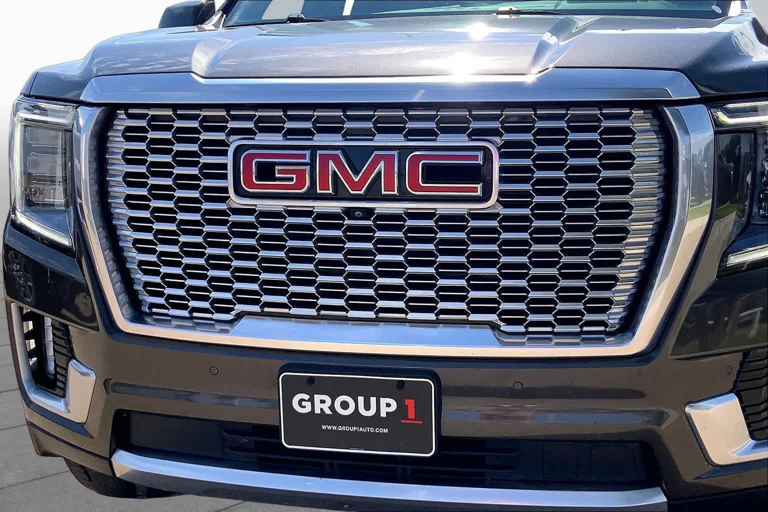 Used 2021 GMC Yukon Denali w/ Denali Premium Package AWD/4WD image 29