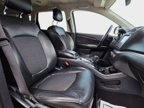 Used 2018 Dodge Journey Crossroad FWD image 12