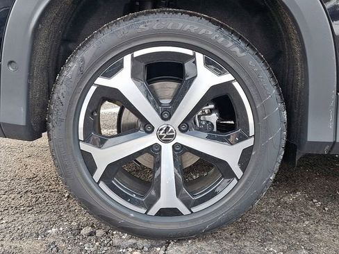 New 2026 Volkswagen Tiguan SE image 5