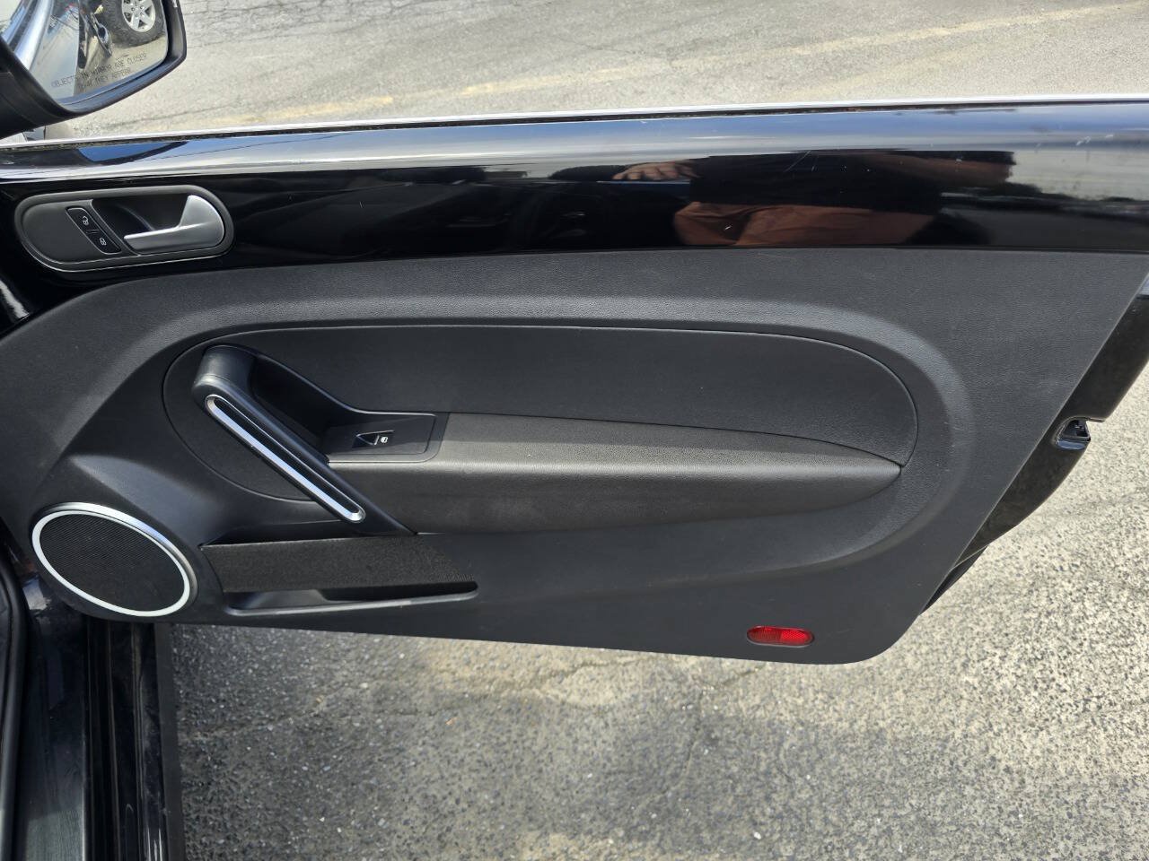 Used 2014 Volkswagen Beetle 2.5 FWD image 28