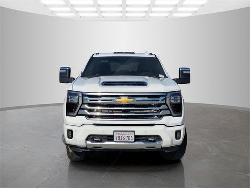 Used 2025 Chevrolet Silverado 3500 High Country w/ Technology Package image 2