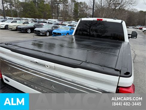 Used 2024 Ford F250 Platinum image 11