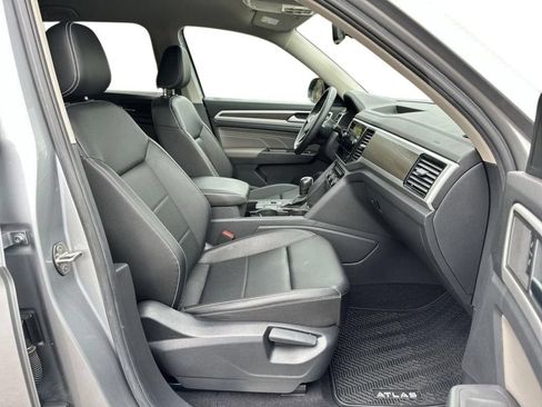 Used 2023 Volkswagen Atlas SE FWD image 25