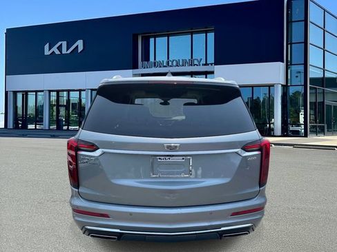 Used 2023 Cadillac XT6 Premium Luxury FWD image 9