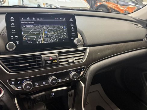 Used 2018 Honda Accord Touring image 31
