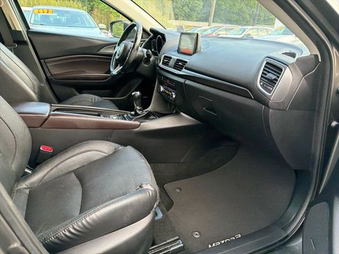 Used 2018 MAZDA MAZDA3 Grand Touring w/ Premium Equipment Package FWD image 17