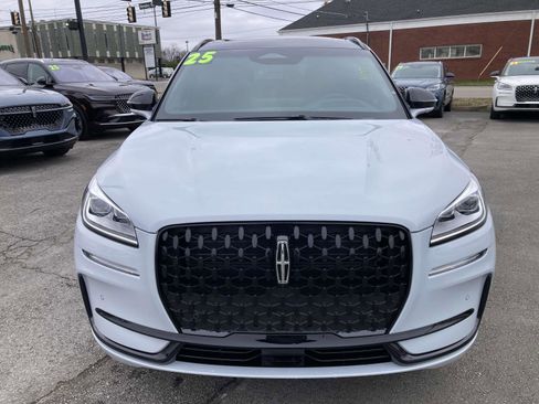 New 2025 Lincoln Corsair Reserve w/ Equipment Group 202A image 10