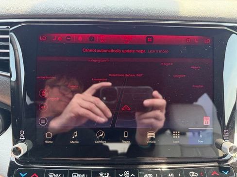 Used 2025 Jeep Wagoneer Series III w/ Premium Group I AWD/4WD image 31